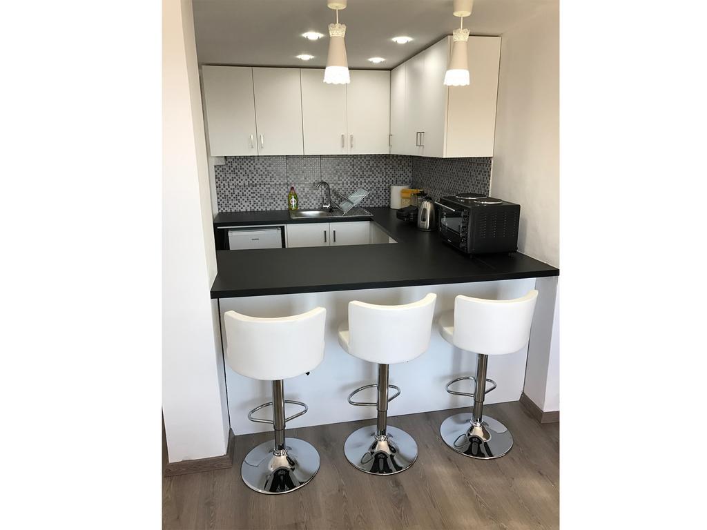 Levart Apartments Paphos Esterno foto