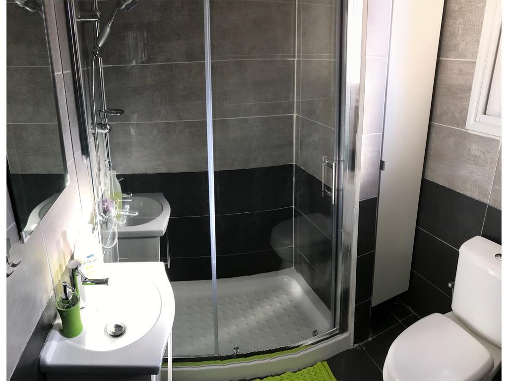 Levart Apartments Paphos Esterno foto