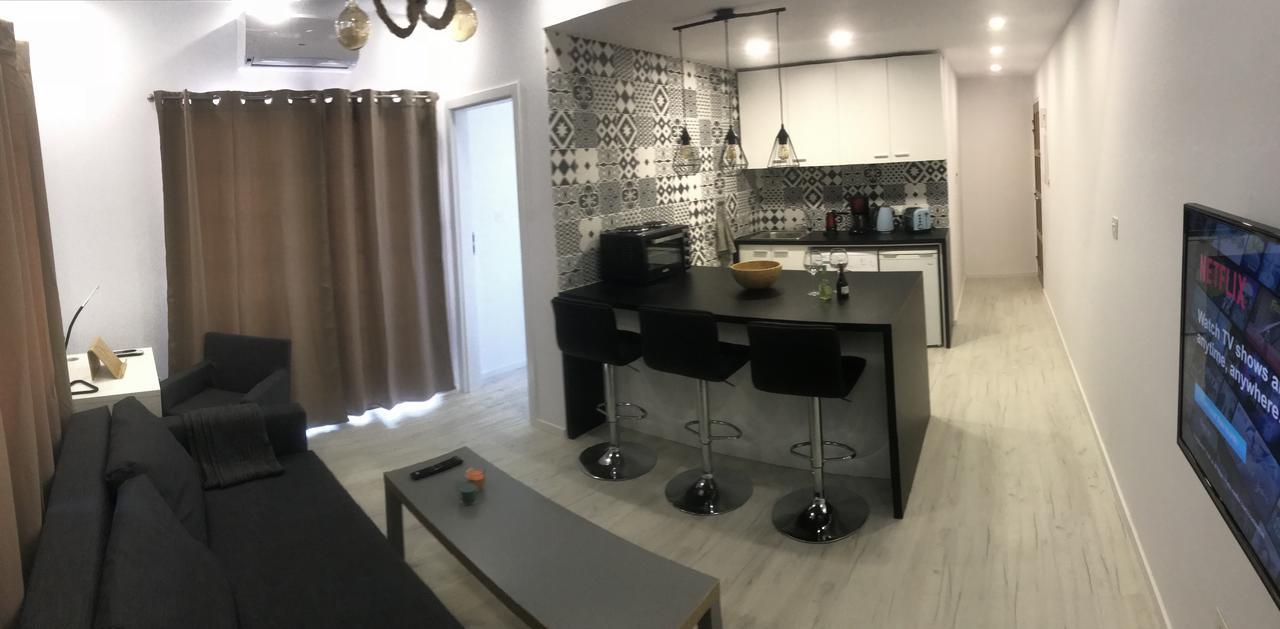 Levart Apartments Paphos Esterno foto